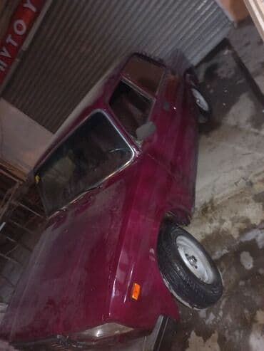 badamdar maşın bazarı ünvan: VAZ 2107, al-qırmızı rəngdə klassik sedan. Xüsusiyyətlər: - Kuzov: 4 — 3