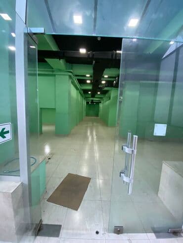 qarayev obyekt: Əhmədlidə ukraina meydanı tərəfdə yerləşən ümumi sahəsi 250 kv,m olan — 3