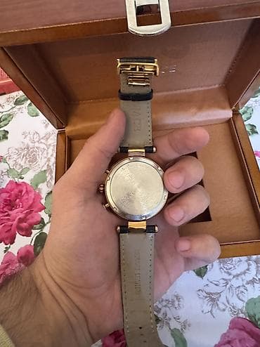 Çantalar: Yeni, Qol saatı, Versace, rəng - Qızılı — 3