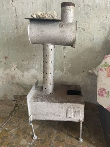 Metalkonstruksiya soba/peç - Yanacaq: odun, kömür və ya briketlərlə