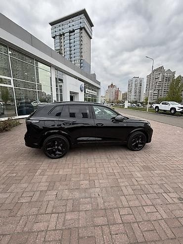 06 sekilleri cekmek: Model: Kompakt krossover/SUV Kuzov: 5 qapılı, aerodinamik xəttlərə — 1