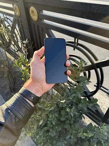 7 ci nesil ipad: IPhone 13, Qara, Simsiz şarj — 6