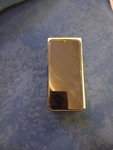 telefon kabrolari: Realme C21Y, 64 GB, rəng - Qara, İki sim kartlı — 2