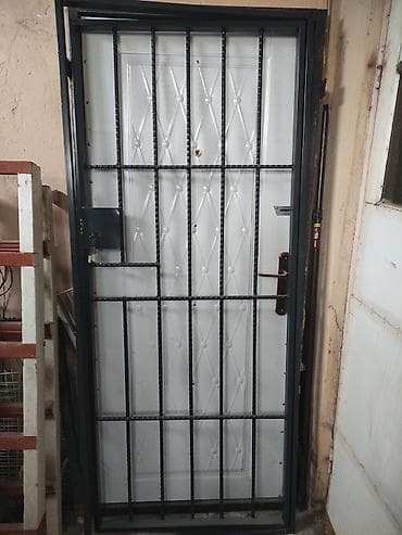 demir seyf qapi: Mənzil üçün İşlənmiş Giriş qapısı 90x200 sm Çərçivə ilə, Ünvandan götürmə — 2