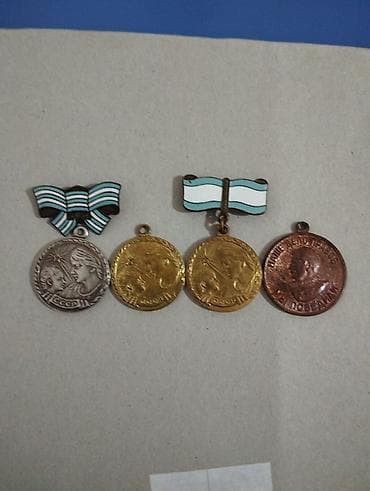 Sovet dövrünə aid orijinal medallar dəsti Tərkib: - “Medal