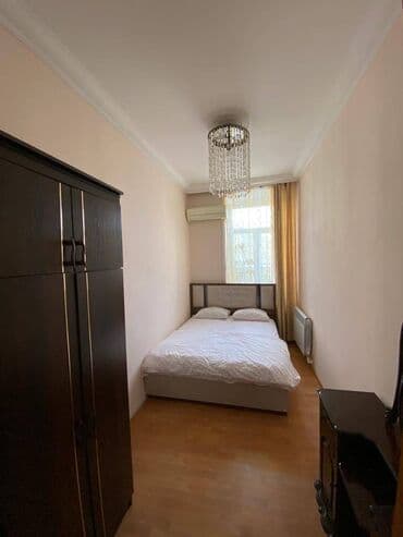 gəncə kiraye ev: Qız Qalasının yanında 3 mərtəbəli binanın 2-ci mərtəbəsində ümumi — 2