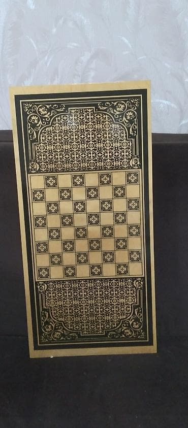 Ağ-qara naxışlı taxta nərd-şahmat lövhəsi - Material: cilalı taxta — 2