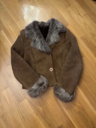 qadınlar üçün xəz palto: Dublyonka M razmere gedendi.
Qiymeti 60 azn — 2