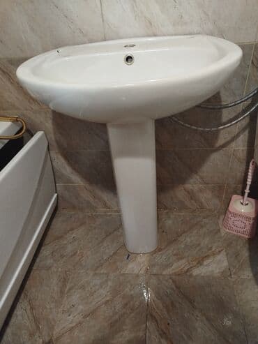 Трубы: Б/у Умывальник, Керамика, Самовывоз — 1