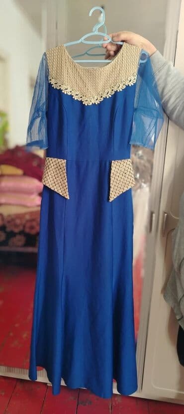 kiraye ziyafet: Qadın geyim dəsti – 4 ədəd 1) Tünd məxməri-bordo rəngdə uzun don - — 3