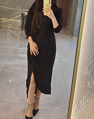 Zərif qara ziyafət/gecə geyimi - Model: Beldən dolayı kəsimli — 1