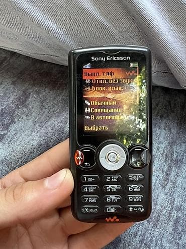corn c15 pro: Sony rəng - Qara, Düyməli — 1