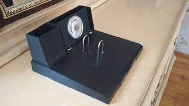 Sovet dövründən qalma qələmqabı. Termometri var, aşağı hissəsində