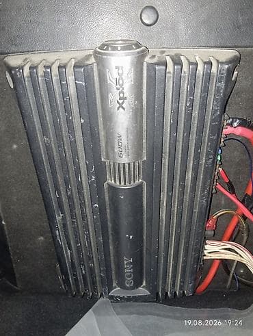 12 volt adapter: Sony Xplod avtomobil gücləndiricisi - Brend/model: Sony Xplod — 1