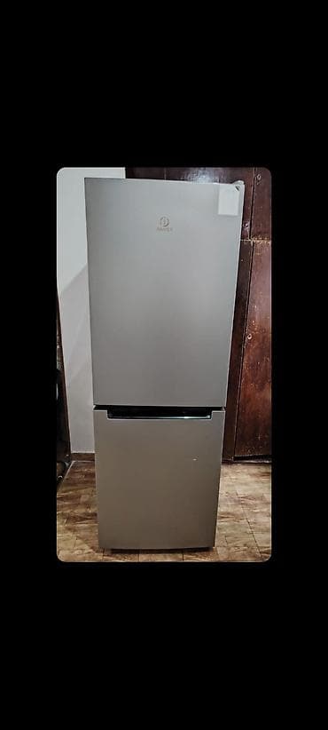 e 250 cdi: İşlənmiş 2 qapılı Indesit Soyuducu Satılır, rəng - Gümüşü, Dolab içi — 1