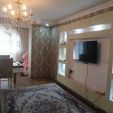 Mənzillər: Seherin merkezinde 4 mertebeli binanon 3 cu mertebesi 3 otagli ev — 9