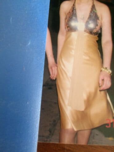 qızılın satış qiyməti 2024: Ziyafet donu,cemi 1 defe geyilib.hec bir defekti yoxdur,olcu 36(xs-s) — 3