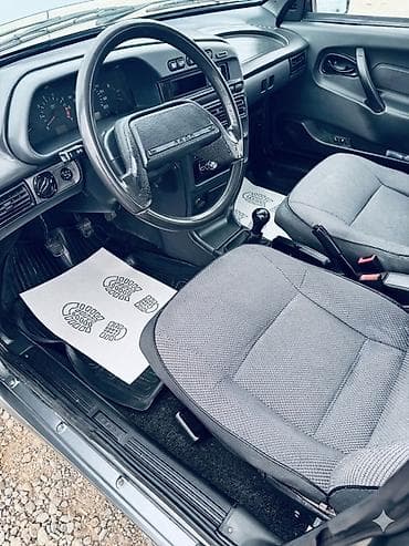 bmw satılır: LADA Samara sedan – gümüşü rəng, 4 qapı, ön təkərdən çəkiş. Əsas — 5