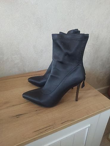 Qadın şık botları - Model: nazik hündür dabanlı, uzun(120 manata
