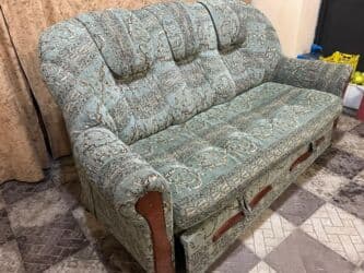 xalça yuma 1.50 azn 2025: Mini divan satılır.Yerli maldır.Səliqəlidir.Yaşıl rəngdir.Real — 6