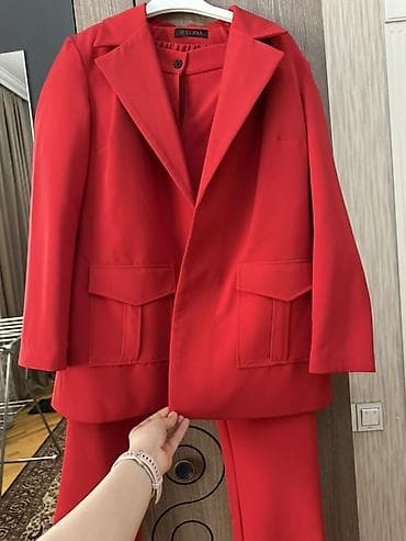 Qadın kostyumu – qırmızı rəngdə iki hissəli dəst - Brend: ElzaR