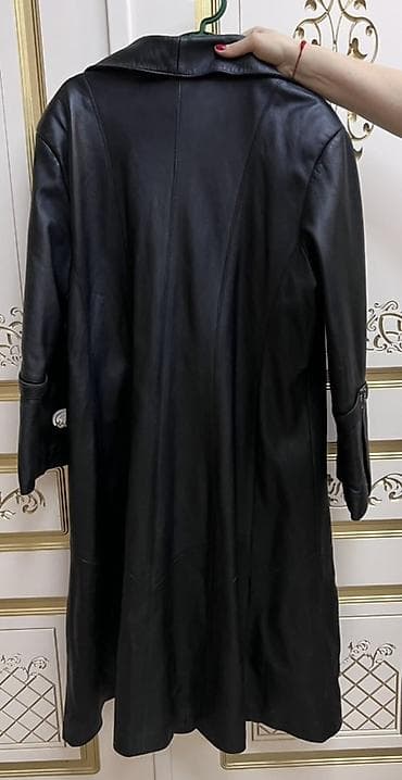 polis paltosu: Razmer 54 XL Qadınlar üçün təbi dəri palto - Rəng: qara - Model — 2