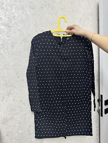 Plaşlar: Qadın geyim dəsti – 3 fərqli tunika/kofta 1) Qara fonlu, rəngarəng — 2