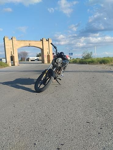 yeni teker kreditle type 1: Kruizer tərzində yığılmış yüngül yol motosikleti - Mühərrik: 1 — 3