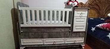 Oğlan və qız üçün, Dördbucaq, Beşik, Dəstsiz, Matras ilə, Yellənmə mexanizmsiz