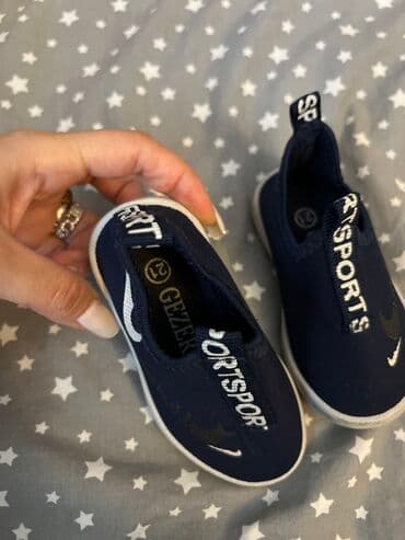 qebelend ters ev: 3 ayaqqabi 16, 18, 21 razmer hamisi birlikde 30 azn 1 ci olan — 10