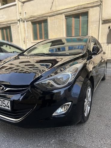 93 opel astra: Hyundai Elantra: 1.6 l | 2012 il Sedan — 3