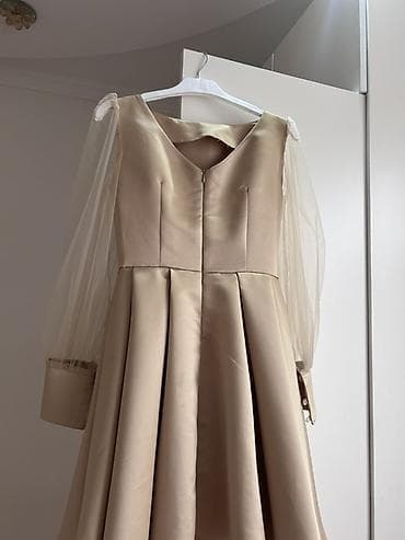 ucuz saat: Zərif qısa don. - Parça: atlas effekti verən sıx, hamar material; — 2