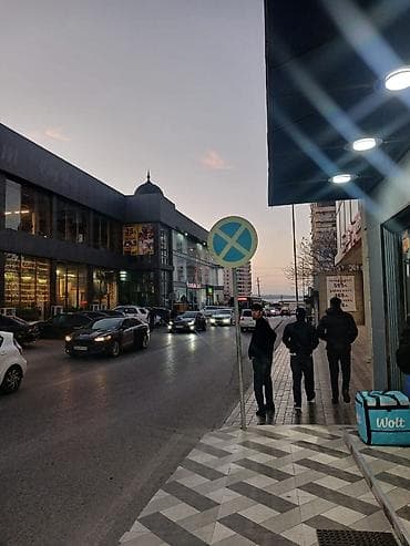 ev axdaram: 4 otaqlı, 100 kv. m, Kredit yoxdur, Orta təmir — 1