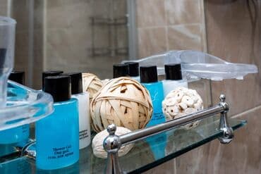 kirayə qarayev: 2 otaqlı, Nizami r. r-nu — 8