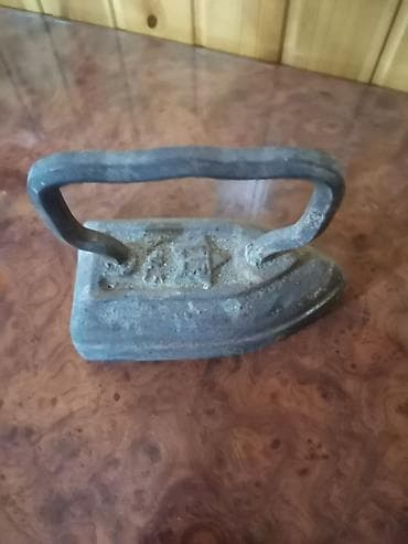 qedimi eşyalar: Antik ütuler tek tek satisi30azn topden her biri25azn — 1