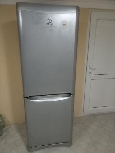 Б/у 2 двери Indesit Холодильник Продажа, цвет - Серебристый