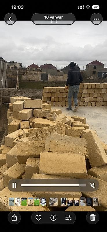 Bakı şəhəri ərazisində fəhlə işləri. Daş qum sement və.s tikinti