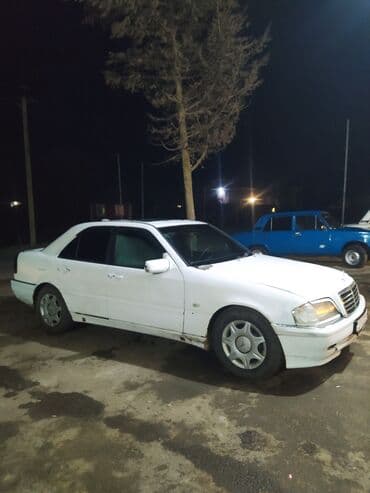чемодан с инструментами для автомобиля: Mercedes-Benz C 250: 2.5 л | 1997 г. Седан — 7
