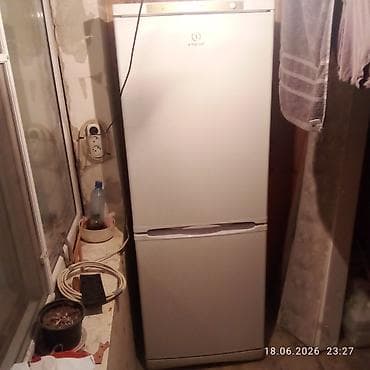 Компрессор от холодильника Indesit. В рабочем состоянии — 3