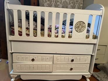 qız ucun ekran şəkilləri: Qız üçün, Dördbucaq, Beşik, Dəstsiz, Matras ilə, Yellənmə mexanizm ilə — 1