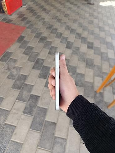 siemens mobil: IPhone SE 2022, Ağ, Barmaq izi — 3