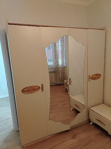4 qapılı, Güzgülü, Bej, Açılan, Düz dolab