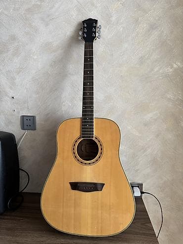 Спорт и хобби: Akustik gitara Ela vezyetdedir simleri yoxdu, 20-30 manat xerci — 1