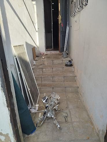 qaxda kiraye ev: 4 otaqlı mənzil kirayə verilir əşyalı kamunal daxil deyil Xırdalan — 2