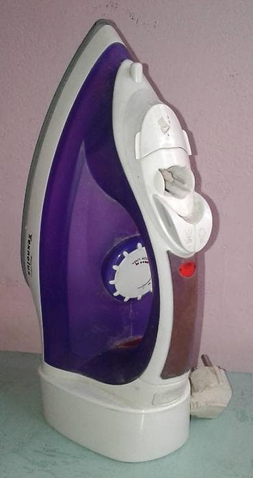 "Texnolux" 2000Wat işlənmiş ütü satılır. Su vuran yeri işləmir