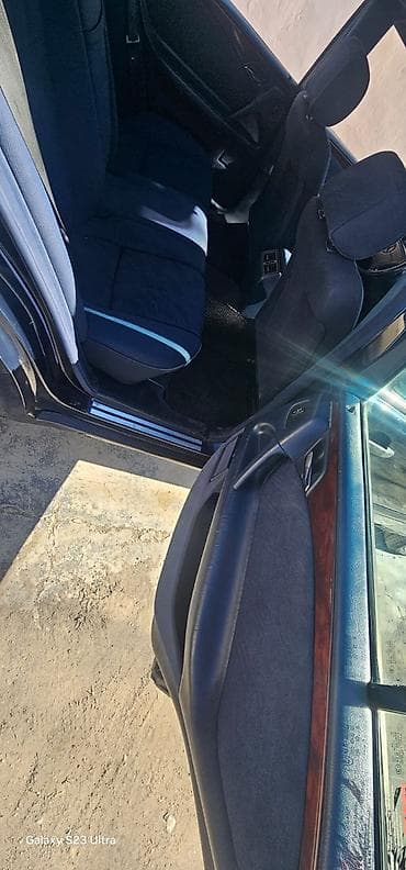 Mercedes-Benz E-Class: 2 l | 1997 il Sedan — 8