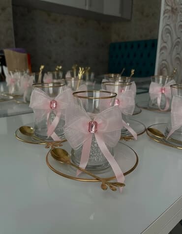 gumuş qablar: Qədəhlər — 1