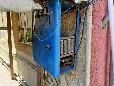 Sənaye tipli elektrik gərginlik tənzimləyicisi (stabilizator) – metal