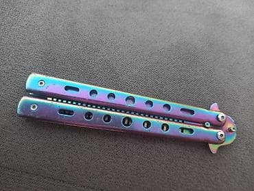 Rəngli metal örtüklü balisong (kəpənək bıçağı) trenyoru - Model