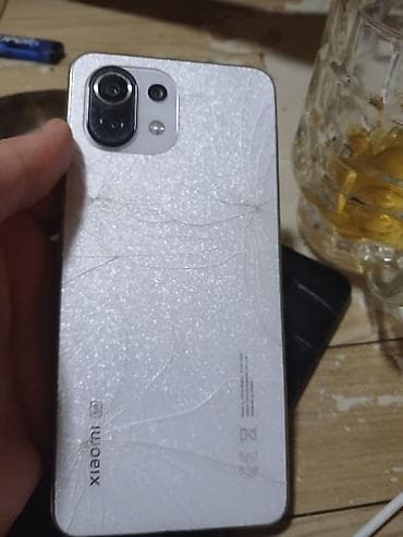 mi12 lite: Xiaomi Mi 11 Lite, rəng - Ağ, 
 Qırıq — 1